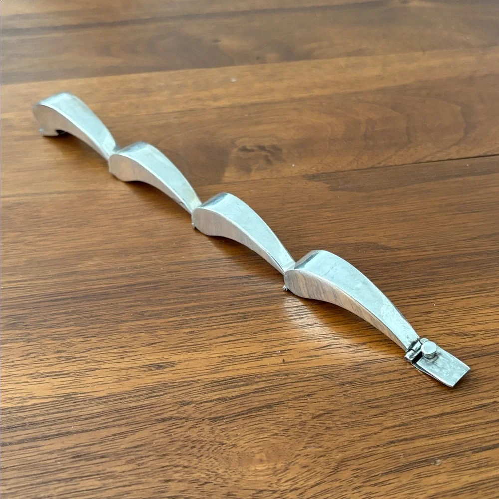 Gorgeous Sterling Silver Mexican Design. Aprox 6.5” - Picture 3 of 5